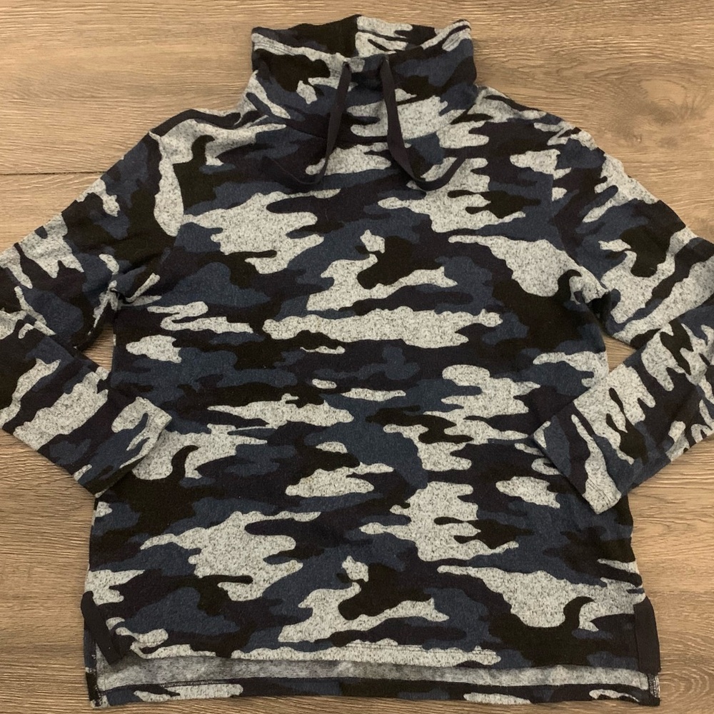 KENNETH COLE Blue Grey Camo Sweatshirt